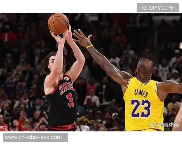 热火与湖人激战正酣NBA季后赛精彩对决引发球迷热议